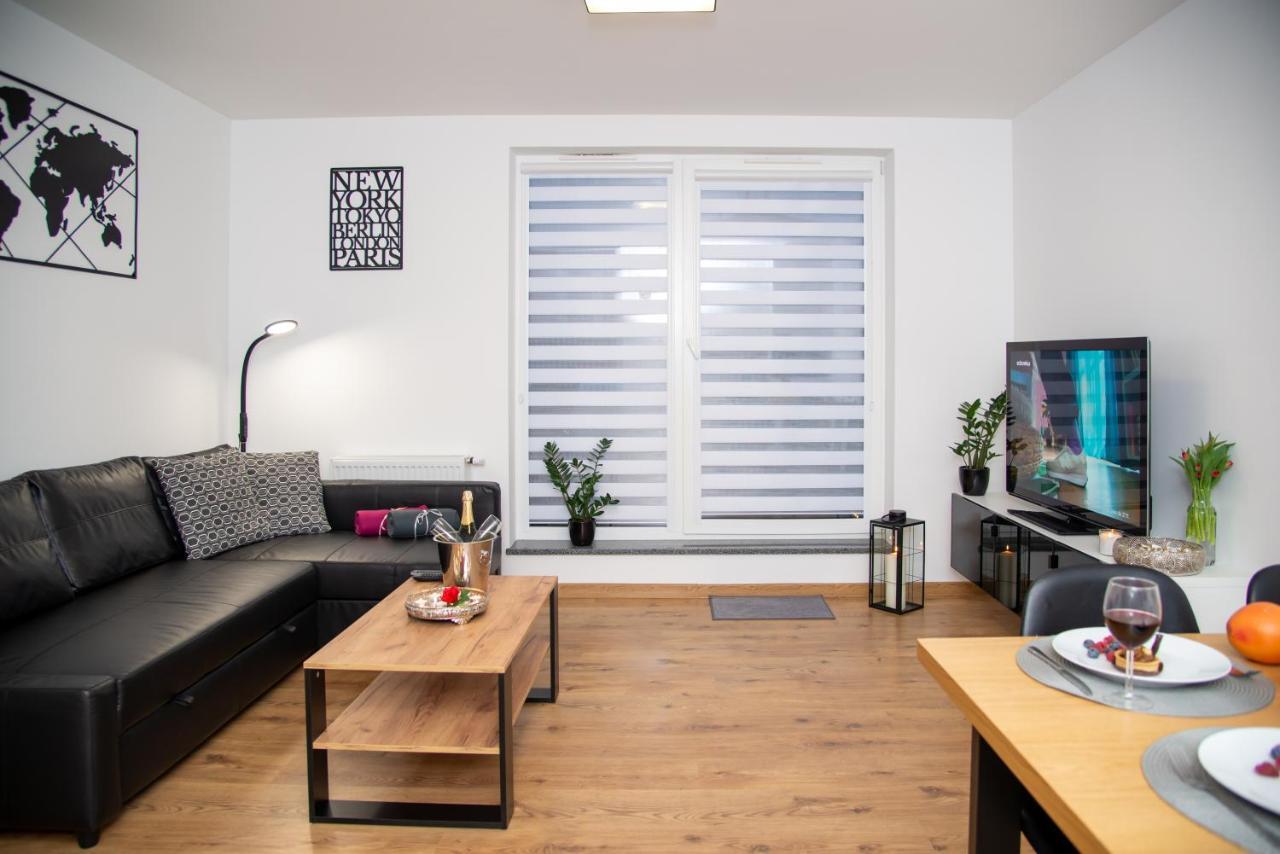 Maya'S Flats & Resorts 49 - Spacious 3 Rooms Apartment In Szafarnia Gdańsk Buitenkant foto