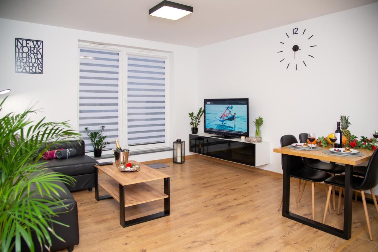 Maya'S Flats & Resorts 49 - Spacious 3 Rooms Apartment In Szafarnia Gdańsk Buitenkant foto