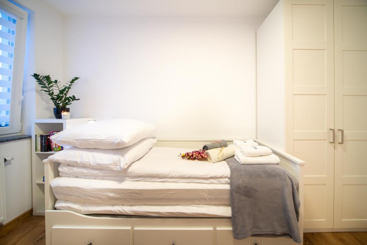 Maya'S Flats & Resorts 49 - Spacious 3 Rooms Apartment In Szafarnia Gdańsk Buitenkant foto