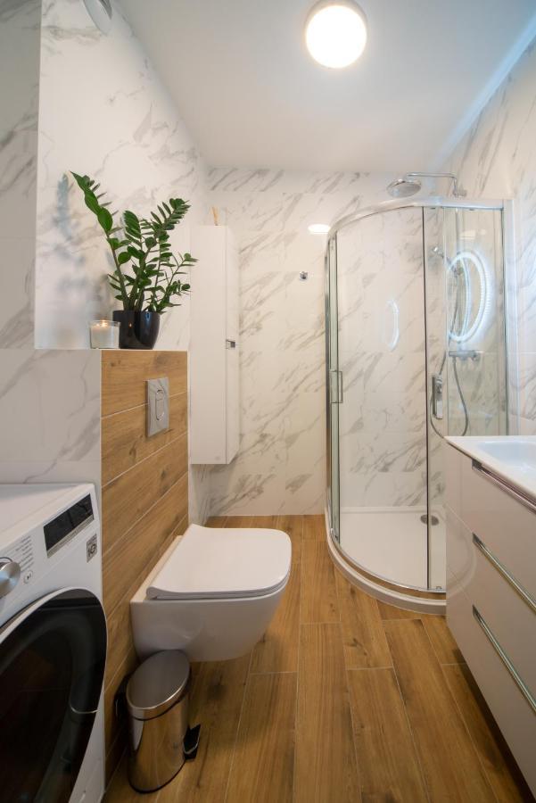Maya'S Flats & Resorts 49 - Spacious 3 Rooms Apartment In Szafarnia Gdańsk Buitenkant foto