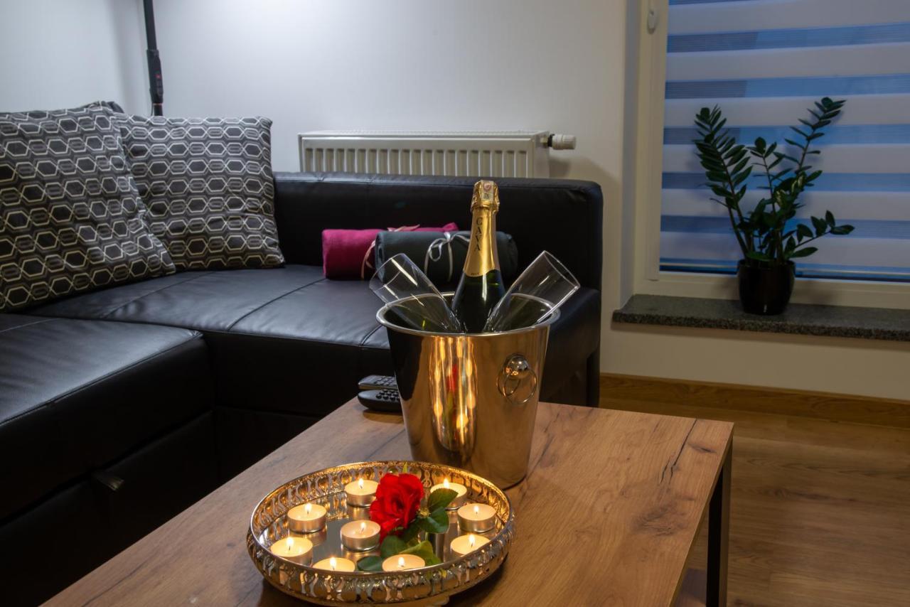 Maya'S Flats & Resorts 49 - Spacious 3 Rooms Apartment In Szafarnia Gdańsk Buitenkant foto